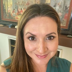 Meet your Posher, Monica